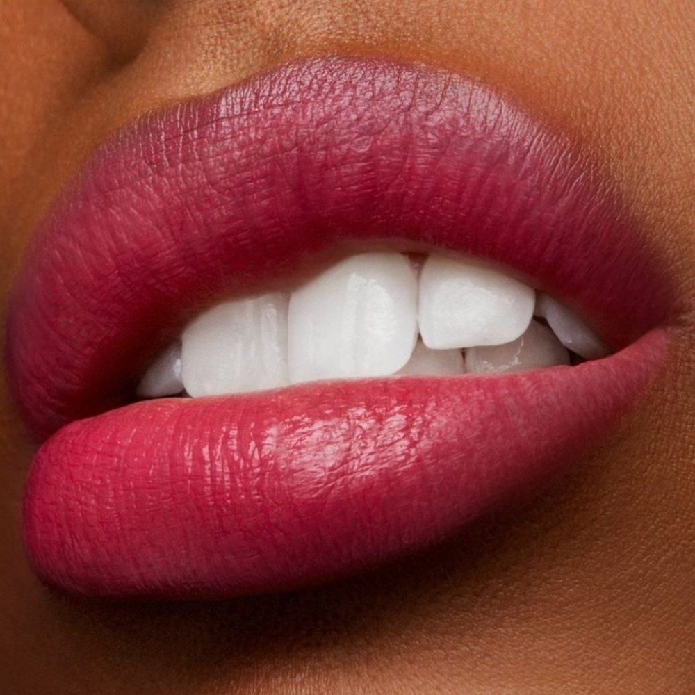 MAC You're So Vain 419 Love Me Lipstick - Picture 11 of 16